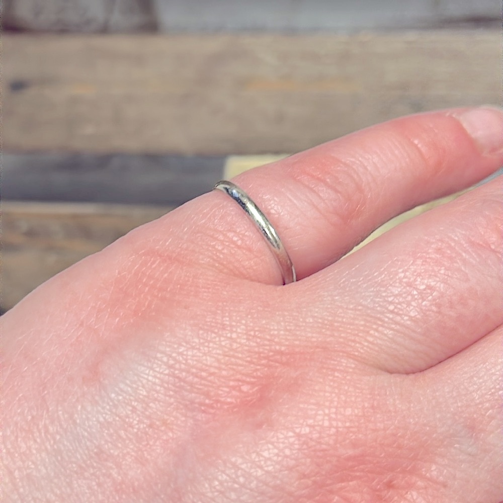 Elegant Silver Band Ring